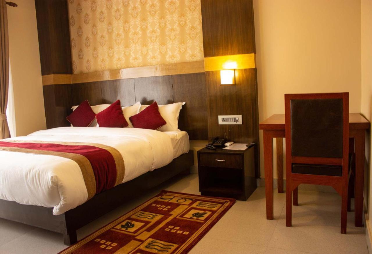 Hotel Silverline بوكْرا المظهر الخارجي الصورة